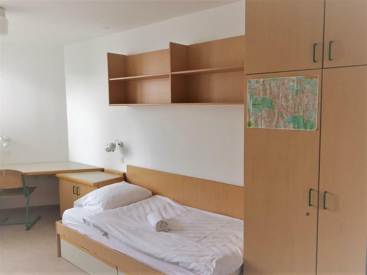 Summer Residence Hostel Ljubljana Eksteriør billede